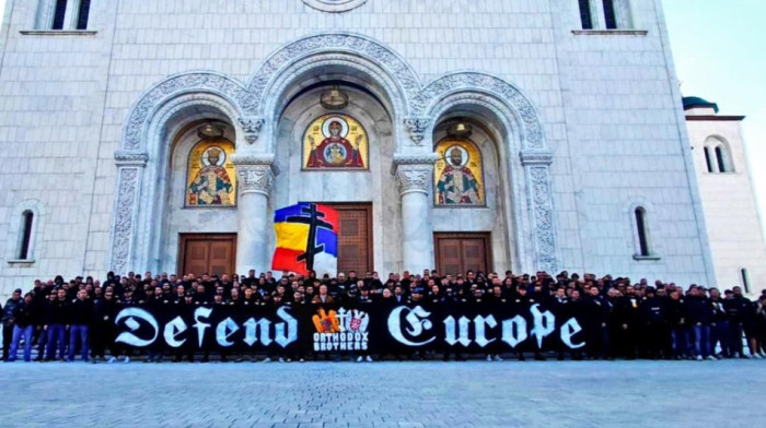 Rumuni, vi ste naša braća! Krenuli na utakmicu u BiH, svratili do Hrama Svetog Save i poslali moćnu poruku