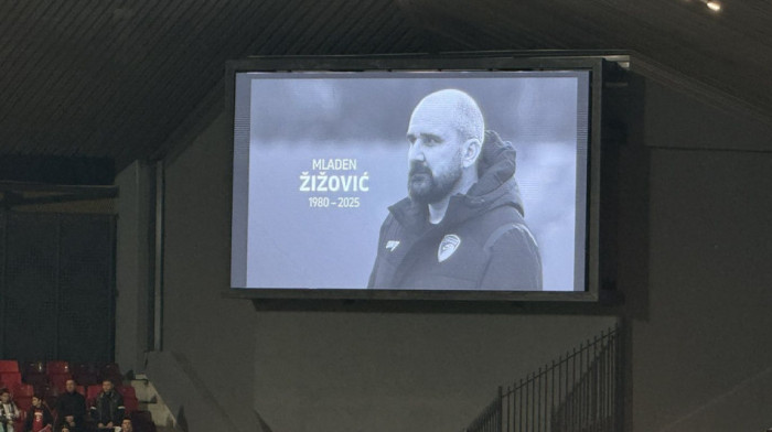 Tuga u Leskovcu: Minut ćutanja za Mladena Žižovića uoči meča Srbija - Letonija (FOTO)