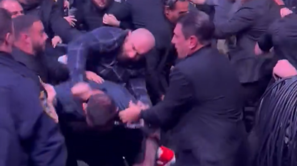 Trebao je da dobije više batina! Nova verzija priče o masovnoj tuči na UFC priredbi