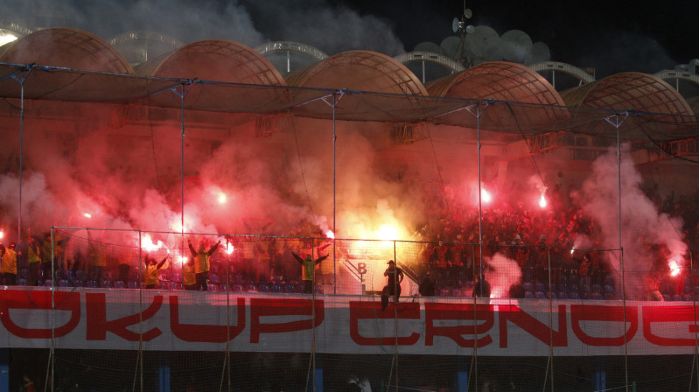 Hrvati pljuju Hrvate posle sramnog divljanja i skandiranja "ubij Sbina" u Crnoj Gori