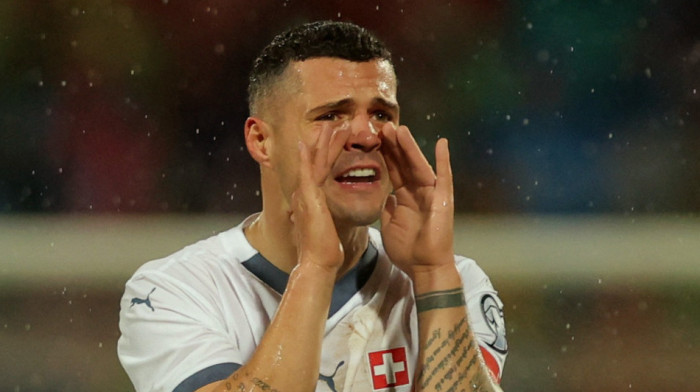 Džaka totalno propao - Izviždali ga navijači, pa se svađao sa vođom navijača (VIDEO)