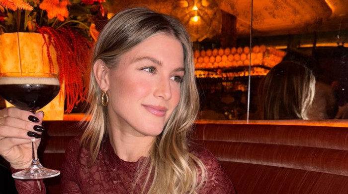 Manji kupaci niste videli: Lepotica pomutila razum muškarcima (FOTO)