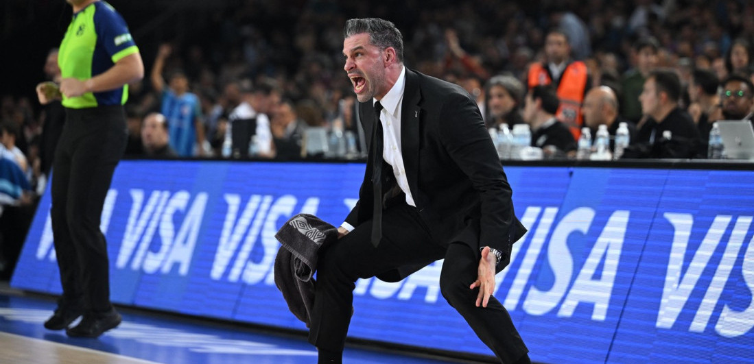 Alimpijević urlao i bacao sve oko sebe: Selektor Srbije potpuno izgubio kontrolu na meču Evrokupa (FOTO/VIDEO)