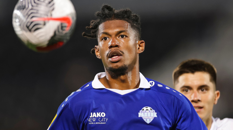 Urnebesan autogol u Surdulici... Radnik razbio Vojvodinu (VIDEO)