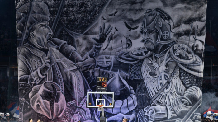 Turci kukaju, podnose žalbu Evroligi zbog transparenta na kojem Miloš Obilić ubija cara Murata (FOTO)