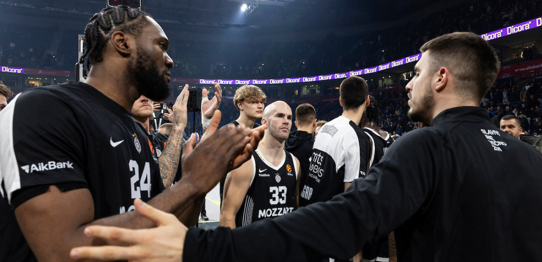 Tenzije u Areni: Navijači zvižducima pozdravili košarkaše - Tajrik zakuvao (VIDEO)