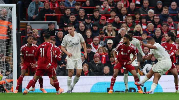 Veliki kiks Petrovića, ali se Bonrmut spasio - Milenković zgazio Liverpul nasred "Enfilda"