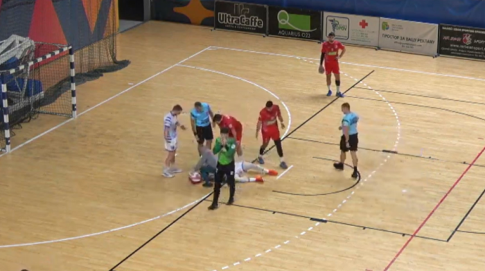Jeziva povreda! Golmanov start za zatvor, rukometaš hitno prebačen u bolnicu (VIDEO)