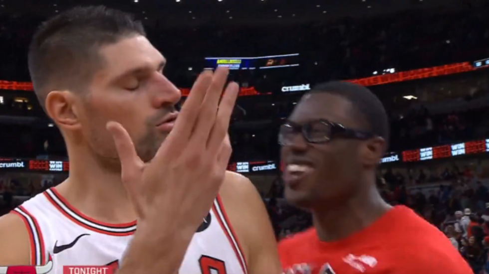 Izraz lica sve govori - Vučević poludeo i prekinuo intervju zbog saigrača (VIDEO)