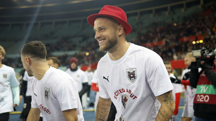 Arnautović ispisao istoriju pa dobio poseban dres i kopačke (VIDEO/FOTO)