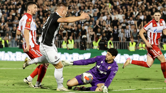 "Fudbal će oživeti, dosad je bio tragikomičan" - Čuveni as bez dlake na jeziku o šokovima u Superligi