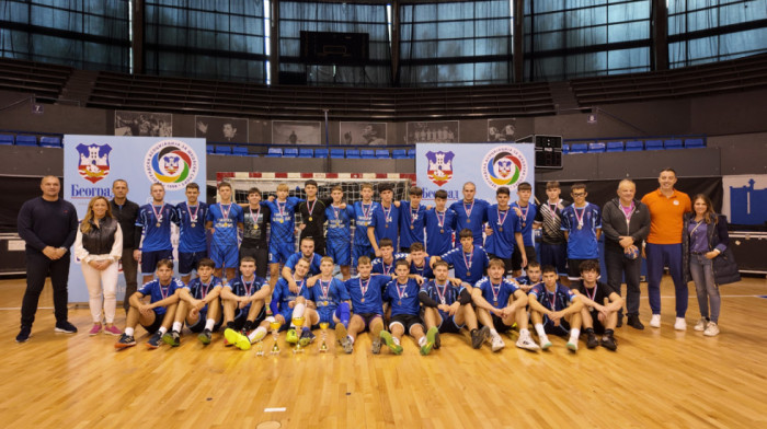 Ratko i Andrea delili medalje školarcima