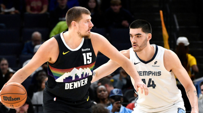 Trojkaaaaa: Samo Jokić ovo može, komentator u ekstazi, a Nikola... (VIDEO)