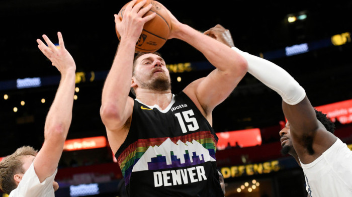 Buum, trojka sa pola terena i 10. tripl-dabl: Maestralni Jokić se nije ni iznojio, a svi pričaju o njemu