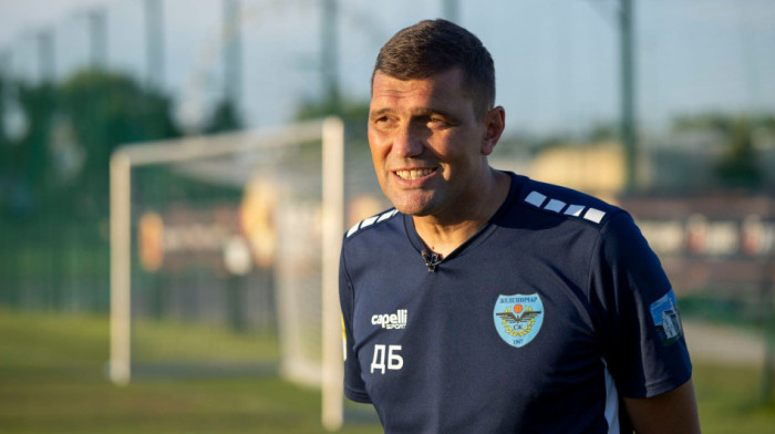 Ona mu je najveća podrška u borbi protiv raka: Supruga uz Darka Božovića, na aukciji i Mitrovićev dres (FOTO)