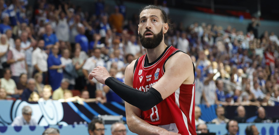 Šengelija i ljubav prema rodnoj zemlji: Prihvata Džikićev poziv i prelazi više od 4.500 kilometara