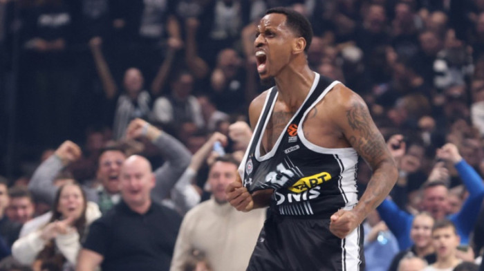 Vraća se Džejms Naneli - Miljenik "grobara" ponovo u crno-belom?