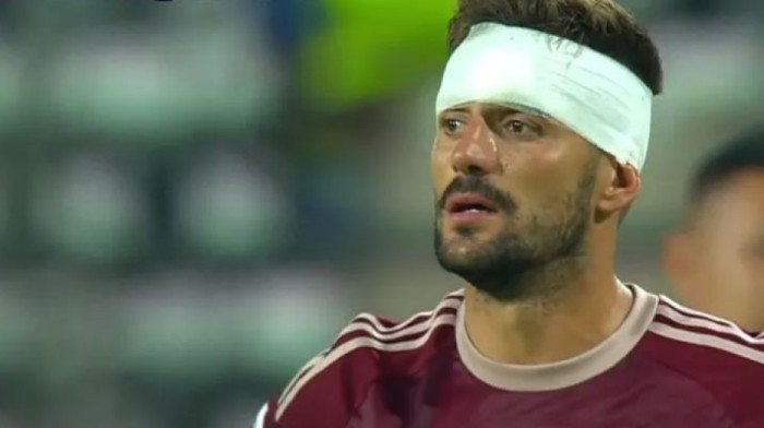 Razbili mu glavu, a on postigao dva gola i asistirao: Tadić rešeta kao u najboljim danima (VIDEO)