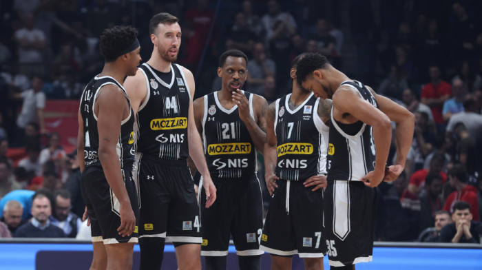 Partizanova kolonija u Japanu: Jedan se povredio, drugi bivši igrač crno-belih ga menja