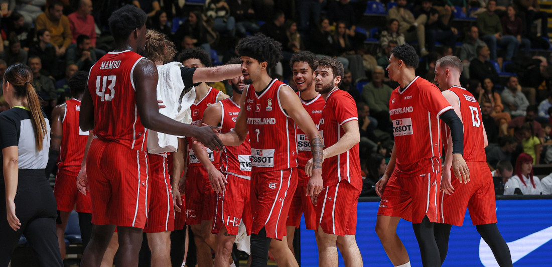 Pogledajte trojku Švajcaraca sa pola terena: Pionir zanemeo, košarkaši Srbije šokirani (VIDEO)
