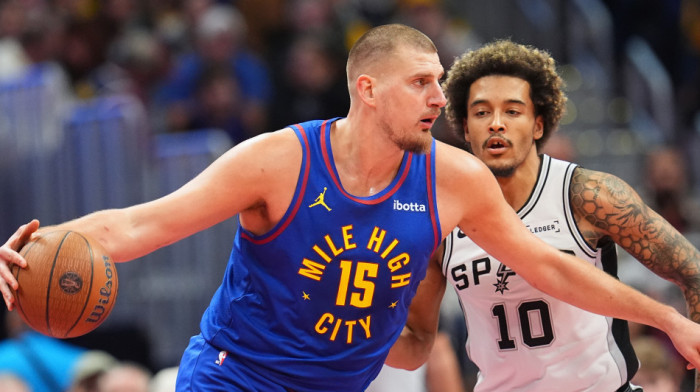 Kraj, prešao je igricu... Novi magičan potez Nikole Jokića će vas oboriti s nogu (VIDEO)