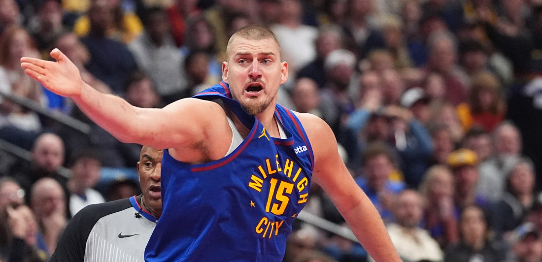 Kako vas nije sramota?! NBA brutalno pokrala Jokića, ovo mu se nikad nije desilo (VIDEO)