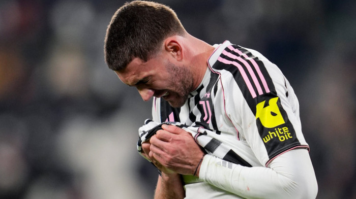 Strašne scene u Torinu: Vlahović u suzama - Srbin doživeo tešku povredu (FOTO)