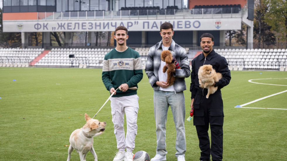 Fudbaleri Železničara poslali snažnu poruku: Briga o ljubimcima je briga o zajednici (VIDEO)