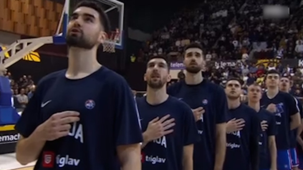 Skandal u Sarajevu: Sramno skandiranje tokom intoniranja srpske himne! (VIDEO)