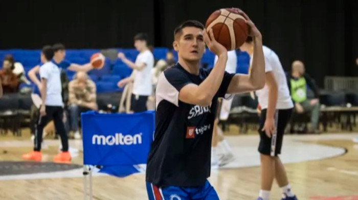 Velika borba u Sarajevu - Navijači vređaju igrače i predsednika Vučića