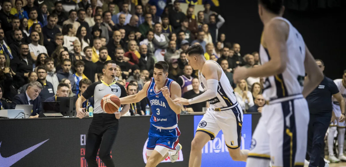 "BH Fanatikosi" hteli da naprave haos, istakli oduzete srpske transparente, prozivali Rumune