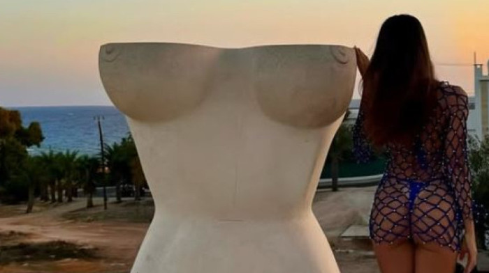 Tvoja breskvica je umetnost! Kakva guza... Seksi teniserka rasturila, komentari još pljušte! (FOTO)