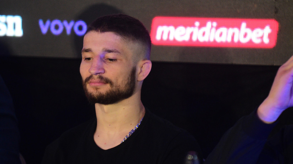 Navijači u transu - Brutalni Srbin ponovo u oktagonu: Braniće pojas protiv iskusno borca