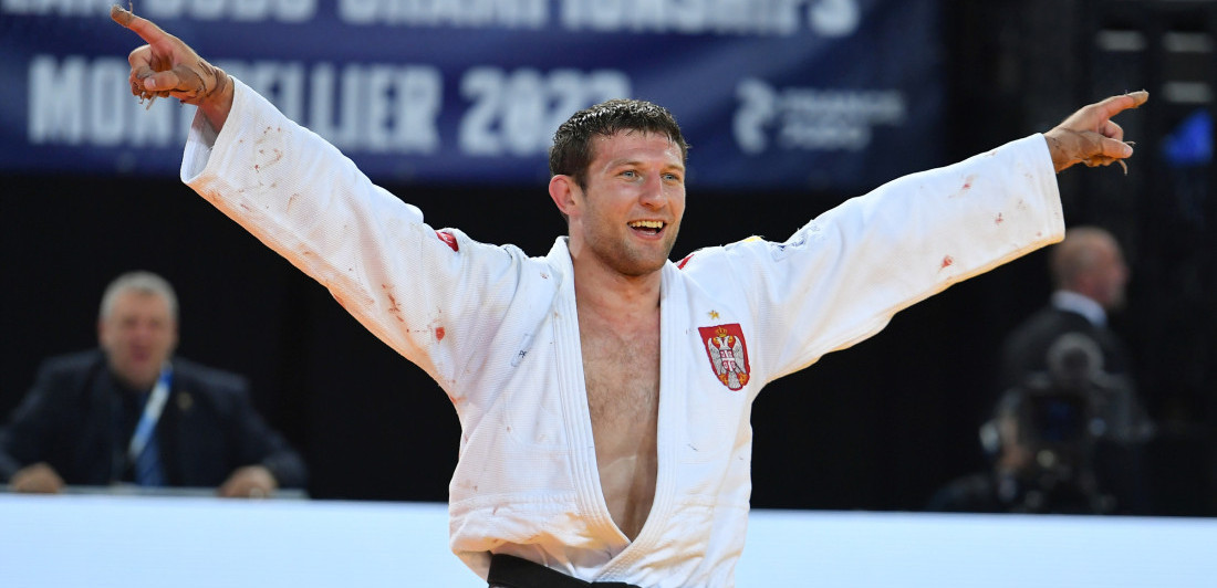 Herojski čin Nemanje Majdova: Sa jednom rukom u teškim bolovima osvojio medalju za Srbiju (FOTO/VIDEO)