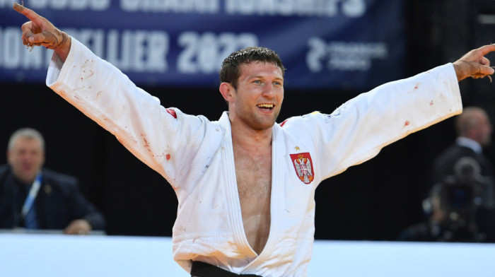 Herojski čin Nemanje Majdova: Sa jednom rukom u teškim bolovima osvojio medalju za Srbiju (FOTO/VIDEO)