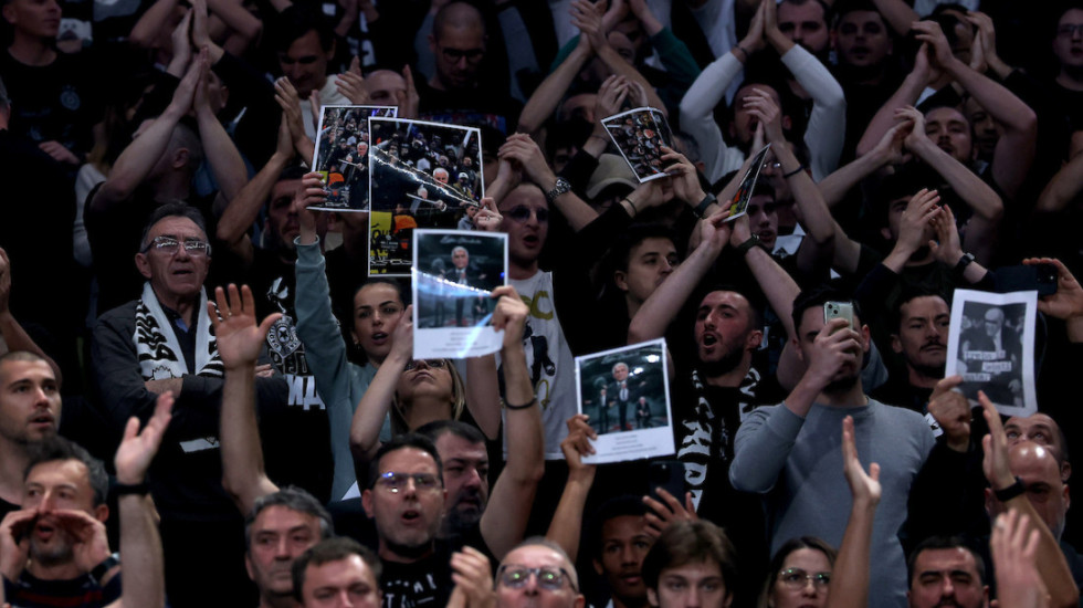 Navijači rekli svoje - Košarkaše Partizana dočekalo neprijatno iznenađenje (VIDEO)