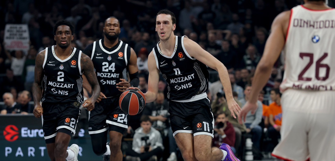 Užas! Povredio se Pokuševski, iznet sa terena (FOTO)