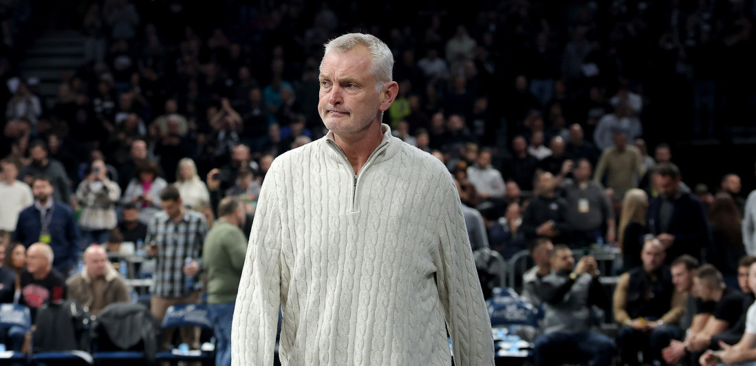 Pogledajte kako je novi direktor ispratio prvi meč posle Žoca: Uz njega i čuveni funkcioner (FOTO)