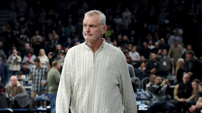 Pogledajte kako je novi direktor ispratio prvi meč posle Žoca: Uz njega i čuveni funkcioner (FOTO)