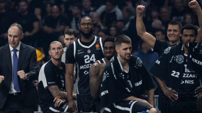 Teške prozivke: Čuveni MMA borac brutalno udario na igrače Partizana, a posebno na njega (FOTO)