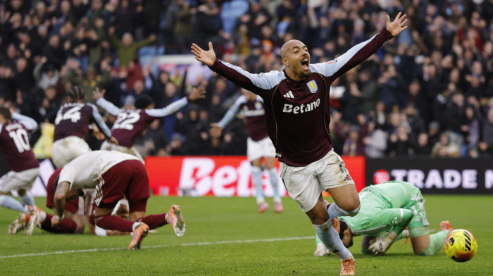 Ah, ta Premijer liga: U Birmingemu živi san o tituli - Arsenal srušen u poslednjim sekundama (VIDEO)