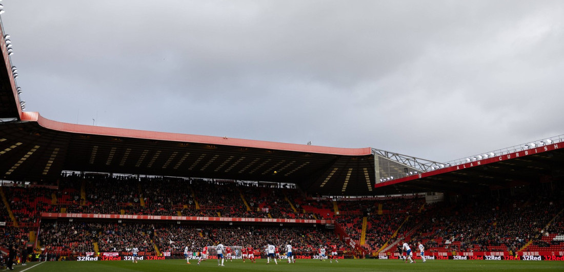 Užas u Engleskoj: Navijač preminuo tokom meča
