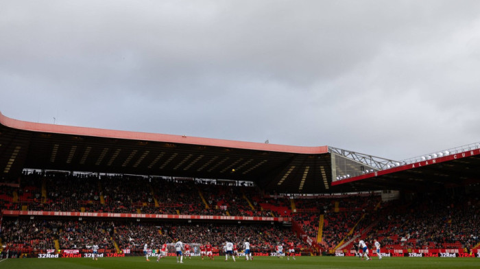 Užas u Engleskoj: Navijač preminuo tokom meča