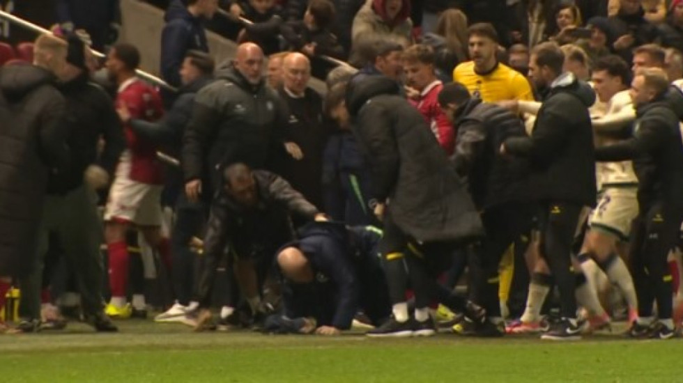 (VIDEO) Auh, kakva makljaža, ovo je za zatvor - Srbin na travi gleda i ne veruje