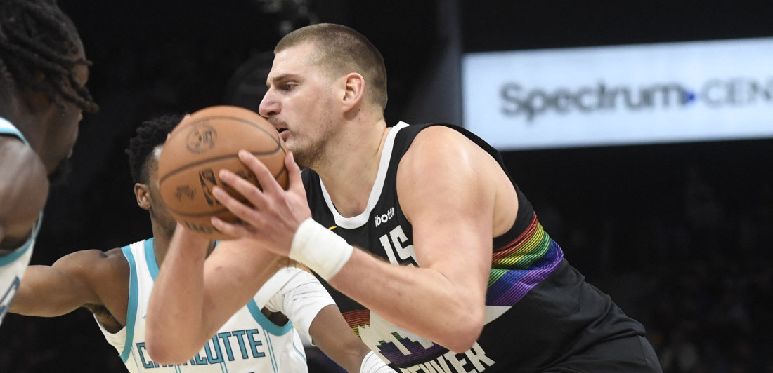 Legenda gleda u leđa Jokiću: Srbin nadmašio najvećeg ikada