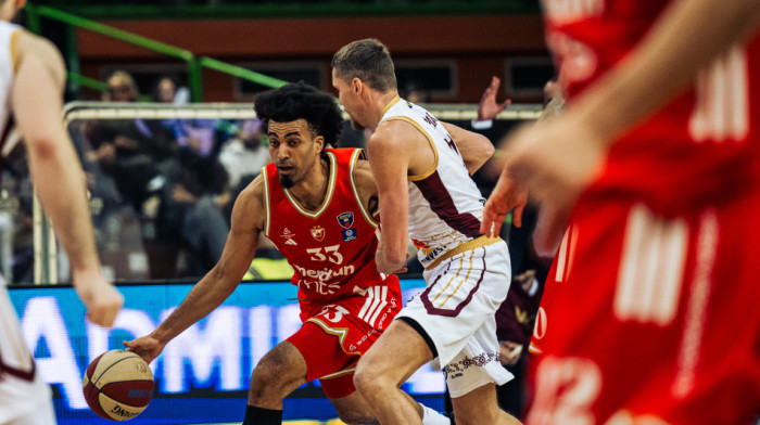 Poluvreme u Sarajevu: Fantastični Mekintajer i Nvora - Zvezda vodi