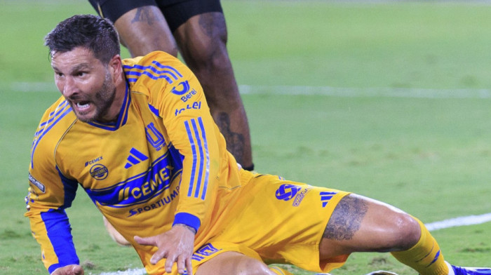 Francuz božanstvo u Meksiku: Izgradio sopstveni grad sa akva-parkom usred planine (VIDEO)