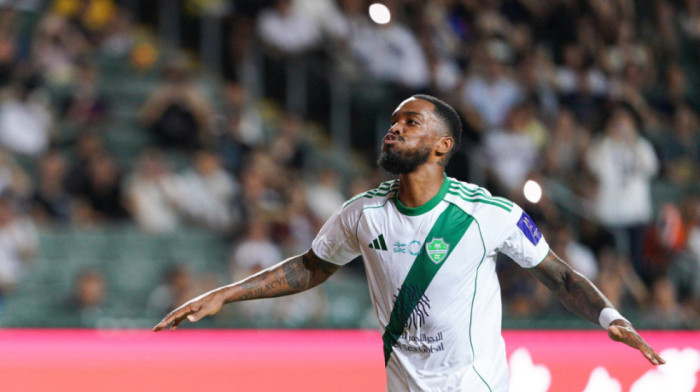 Skandal drma Englesku: Uhapšen reprezentativac, policija ga izvela iz bara sa lisiciama na rukama (VIDEO)