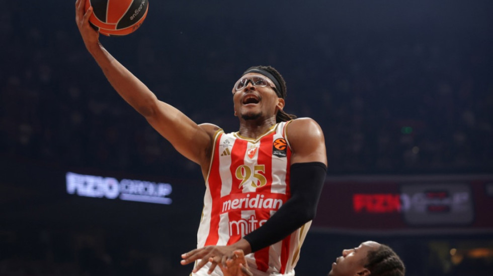 Oglasio se Moneke: Obratio se navijačima i pomenuo Svetog Nikolu (VIDEO)