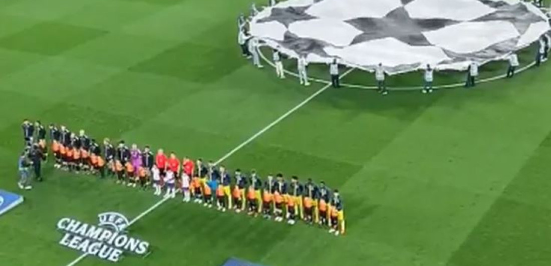 Ajoj, kakav kiks na utakmici Lige šampiona: Kako su ovo mogli da pogreše, čitav svet im se smeje (VIDEO)